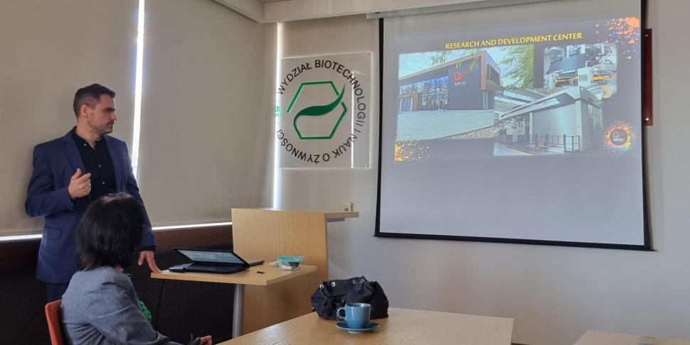 MEETING WITH KB FOLIE POLSKA SP. Z O.O. -presentation